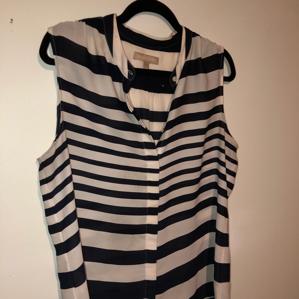 Banana Republic silk sleeveless blouse size Large